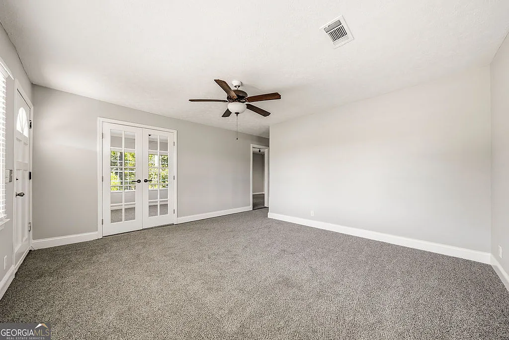 3 bed, 1.0 bath, 1092 sqft, $1,500 — Photo 4