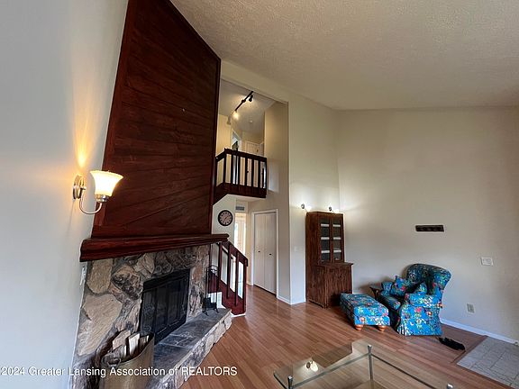 5th image of 918 Timbercreek Dr APT 19
