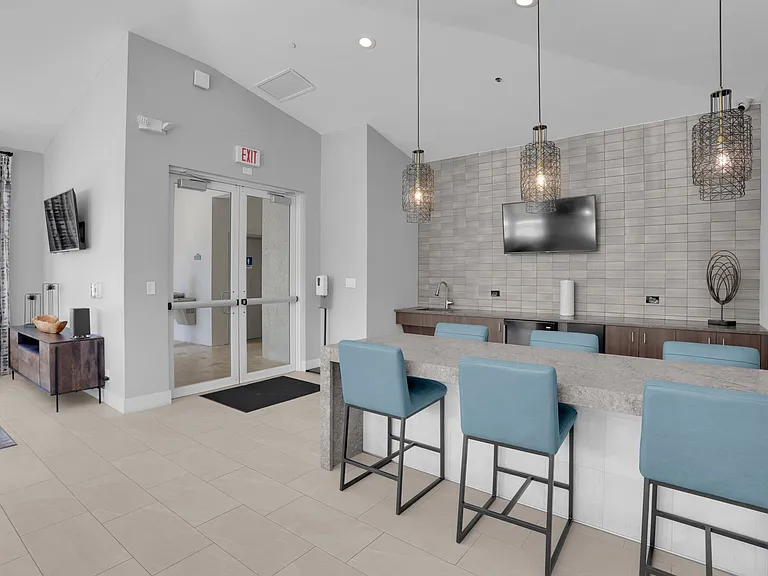 St. Tropez Townhomes & Villas — Photo 33