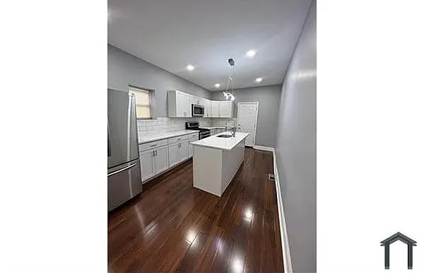 2311 W Lehigh Ave — Photo 16