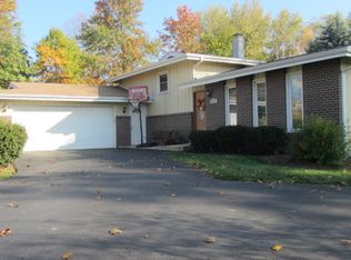 12S059 Book Rd, Naperville, IL 60564