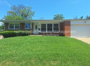 1385 Wadsworth Dr, Florissant, MO 63031