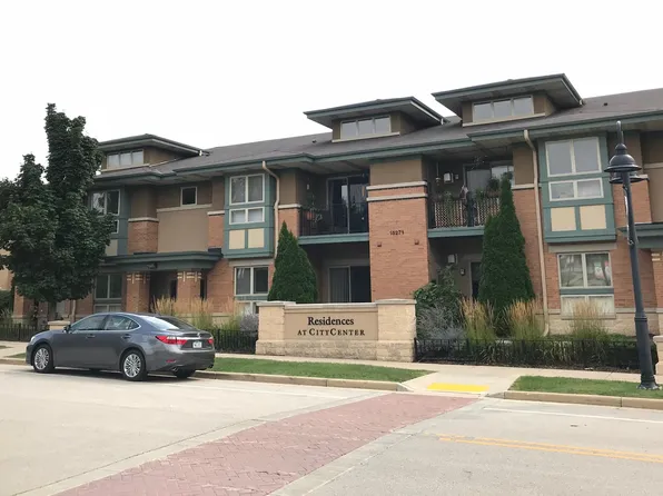 15271 Library Ln Unit 11, New Berlin, WI 53151