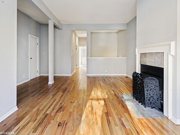 2nd image of 1323 W George St APT 1F
