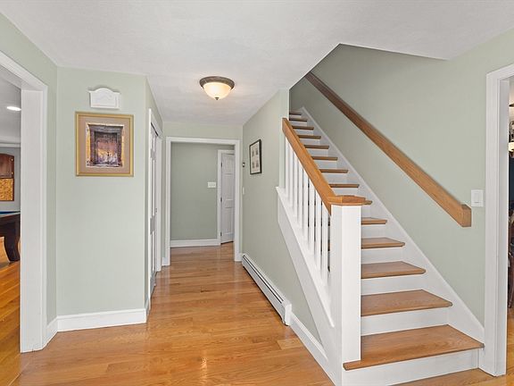 5th image of 80 Wood End Ln