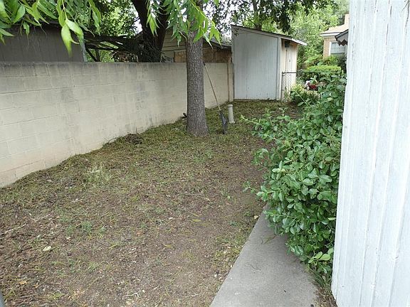 3rd image of 1526 Avenue E APT C