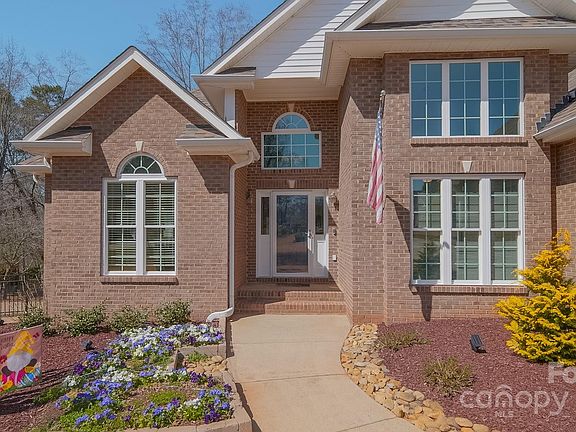 4th image of 143 Shoreview Dr #7
