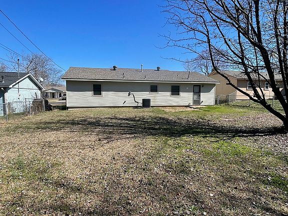 2nd image of 1101 Lehman Dr