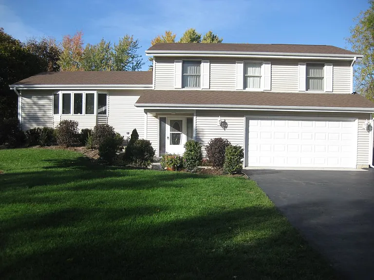 1104 Hayden Dr — Photo 8