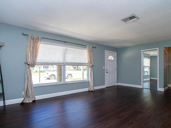 4th image of 1803 Buttonwood Dr