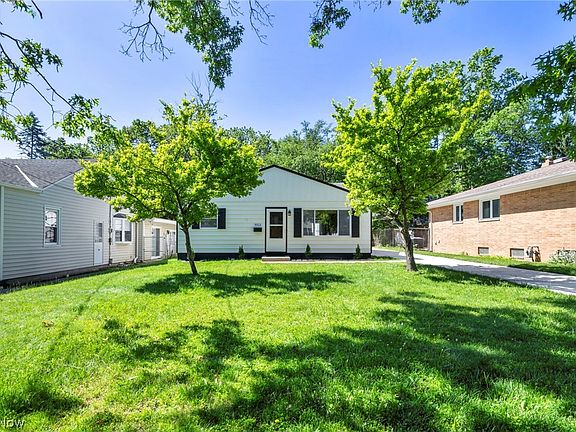 4th image of 9313 Crestwood Rd