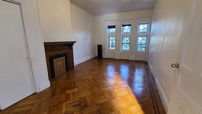 Rented by Compass | media 20