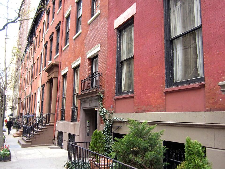 1st image of 322 W 11th St APT 12