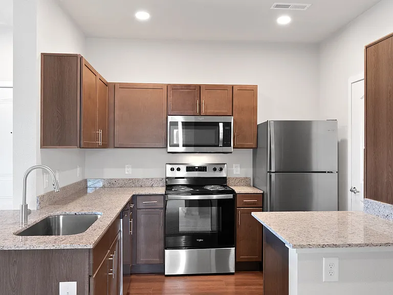 Aventura at Hawk Ridge — Photo 39