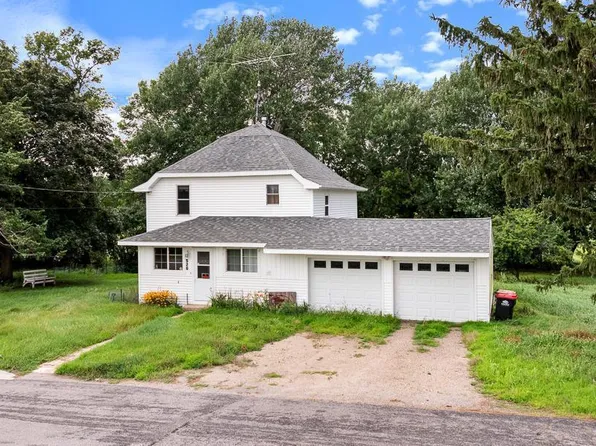 520 East St, Echo, MN 56237