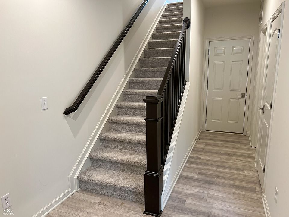 2nd image of 14517 Pomona Ln