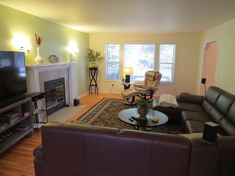 7416 Beaver Creek Ln — Photo 4
