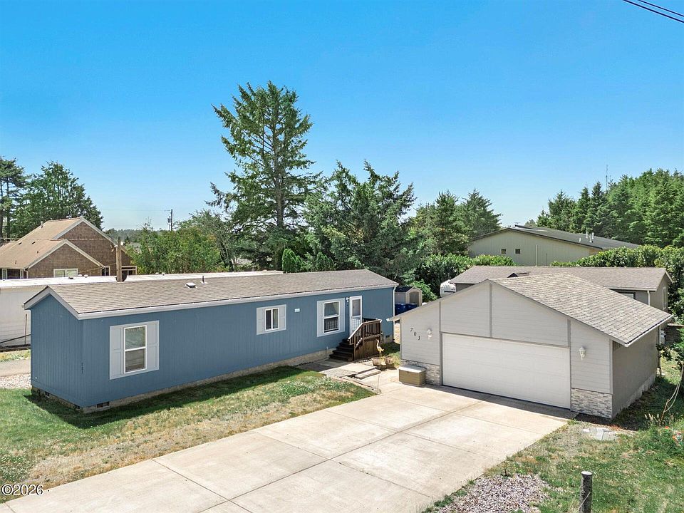 1st image of 703 SE Neptune Ave