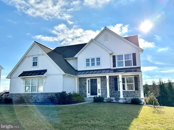 699 Christians Dr, Harrisburg, PA 17112