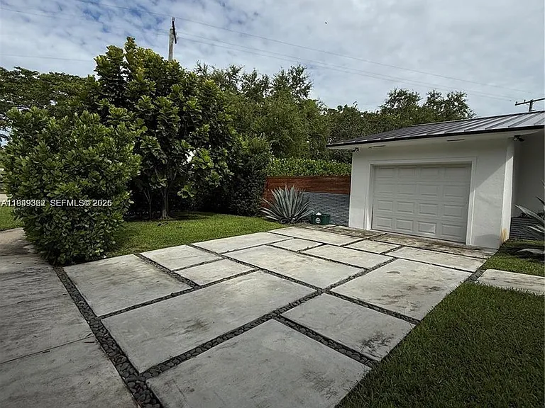 675 NE 93rd St — Photo 23