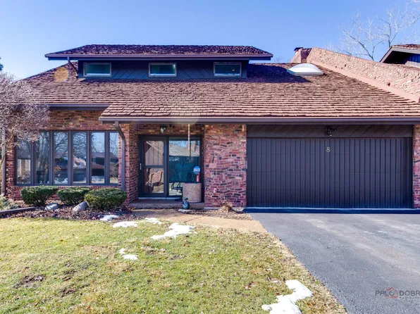 8 Lucas Dr, Palos Hills, IL 60465