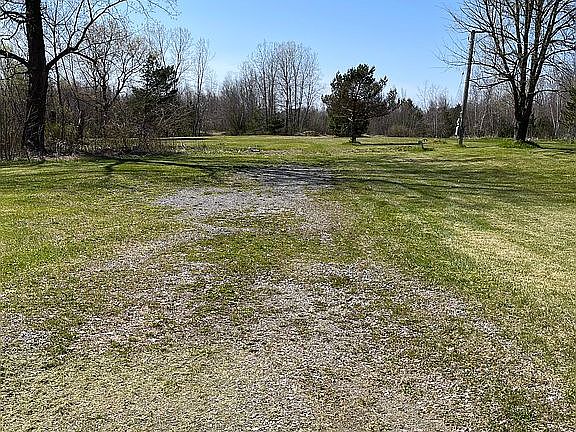 4th image of 30 Delta Ave