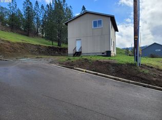 1336 NE Simpson Ln, Myrtle Creek, OR 97457