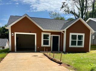 825 3rd Street Ct SW, Hickory, NC 28602