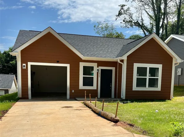 825 3rd Street Ct SW, Hickory, NC 28602