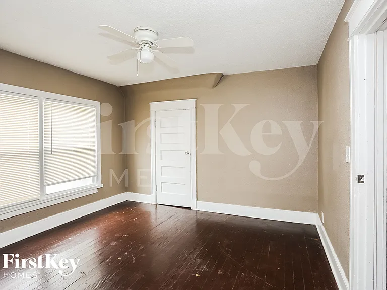 2418 Norton Ave — Photo 10