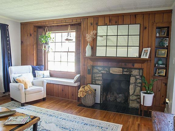 3rd image of 736 Cottage Dr