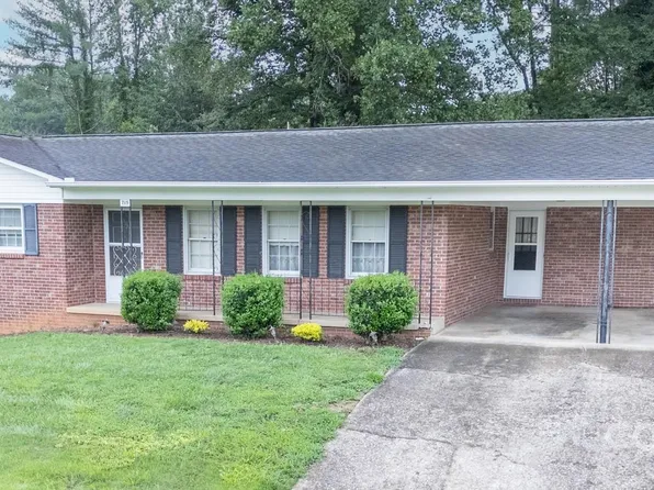 715 NW Pennell St NE, Lenoir, NC 28645