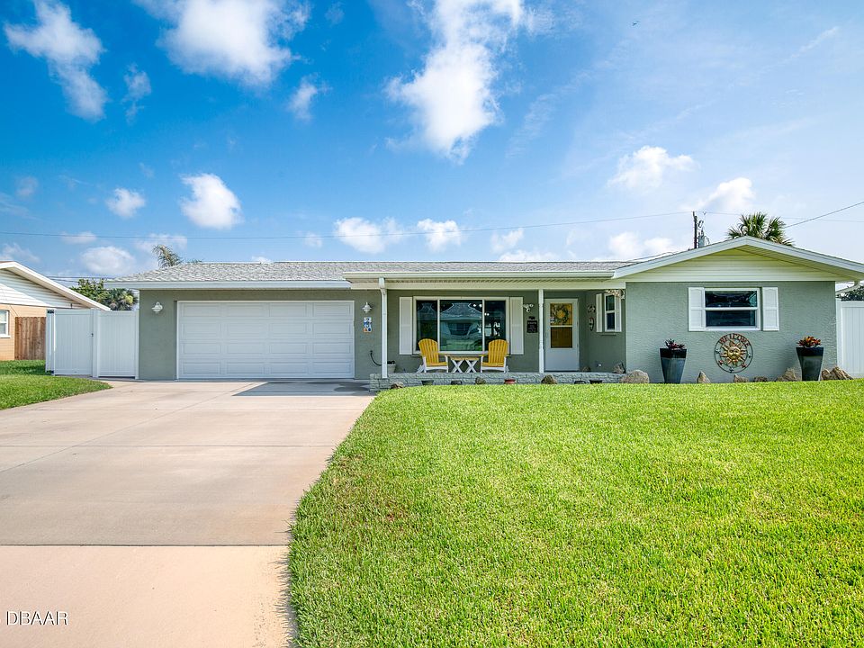 1st image of 25 Raymonde Cir