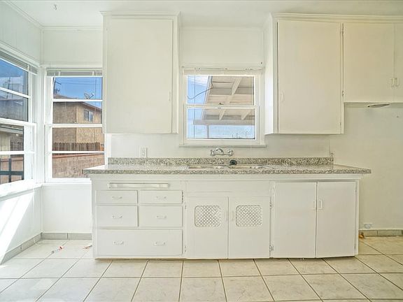 -Kitchen 1