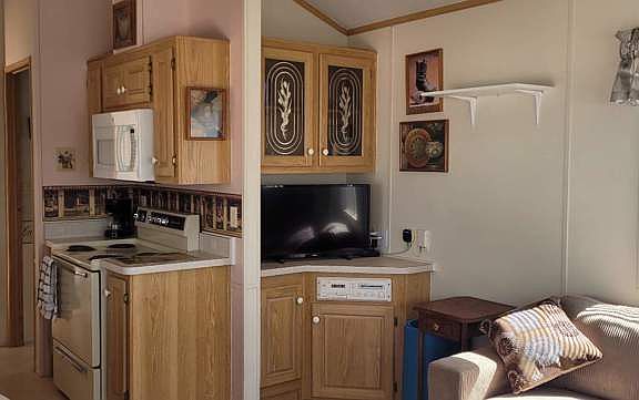4th image of 14010 S Amado Blvd #302