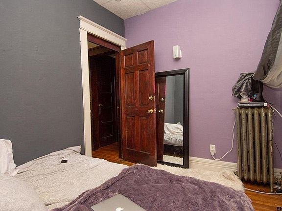 4th image of 542 Hudson Ave
