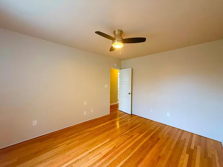 4756 Cape May Ave — Photo 15