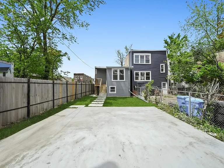 831 N Lawndale Ave — Photo 5