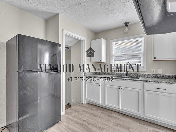 5th image of 11634 Sussex St