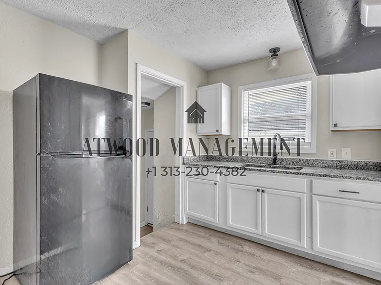 11634 Sussex St — Photo 5