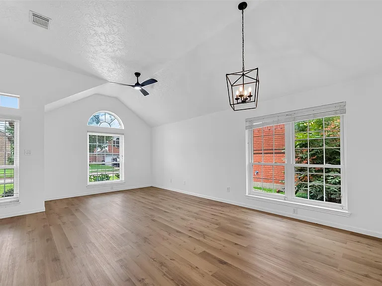 7403 Oak Walk Dr — Photo 3