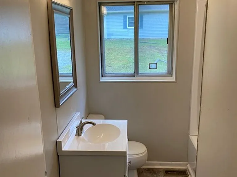 1512 Wilson Rd — Photo 5