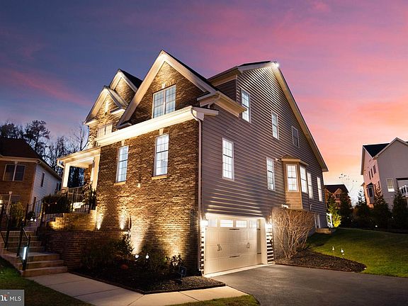 2nd image of 4707 Thoroughbred Dr