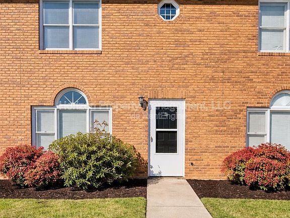 2nd image of 4071 Hidden Hollow Dr APT B