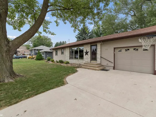 215 Westview Dr, Ventura, IA 50482