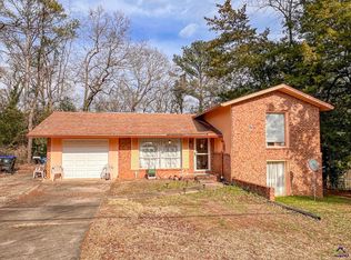 104 Ridgedale Dr, Warner Robins, GA 31088