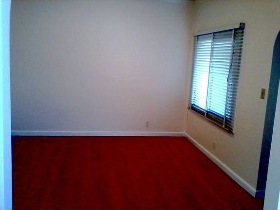 FORMAL DINING