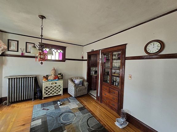 5th image of 34 Lovers Leap Ave