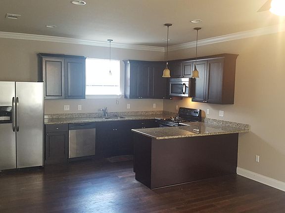 2nd image of 3823 Hamilton St