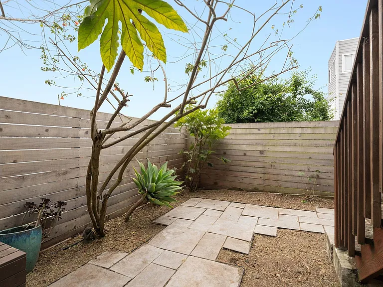 421 Nevada St — Photo 31